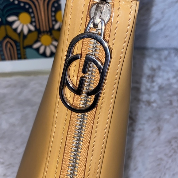 Gucci Vintage Camel Color Hobo Style Shoulder Bag EUC - Picture 3 of 16